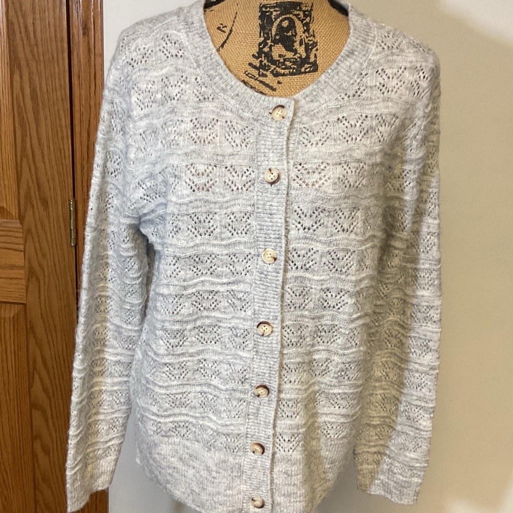 Croft and Barrow Women's Gray Cardigan
